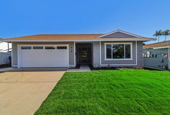 919 Arrecife Ct - Front Exterior of the House